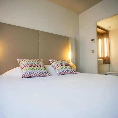 Campanile Est - La Cité Hotel 3*