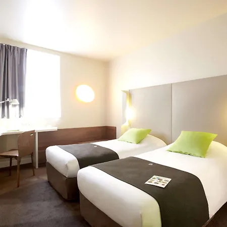 Campanile Est - La Cité 3*