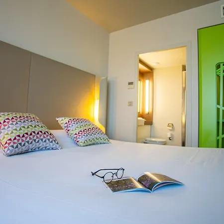 Hotel Campanile Est - La Cité 3*