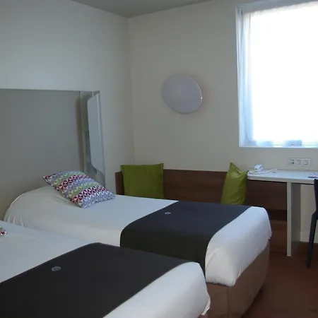 Campanile Est - La Cité 3*