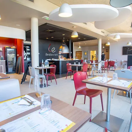Hotel Campanile Est - La Cité 3*