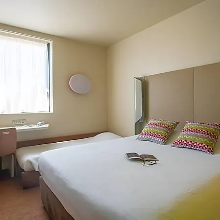 Campanile Est - La Cite 3* Каркассон