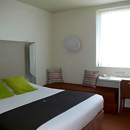 Campanile Est - La Cite 3* Каркассон