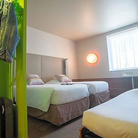 Campanile Est - La Cité 3*