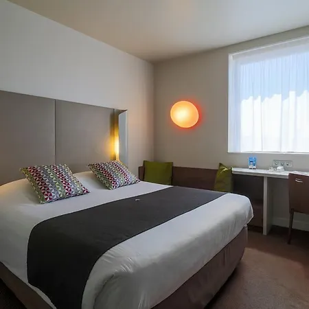Campanile Est - La Cité Hotel 3*
