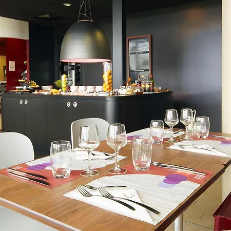 Campanile Est - La Cité Hotel 3*