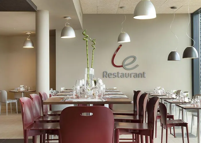 Campanile Est - La Cite Hotel 3*