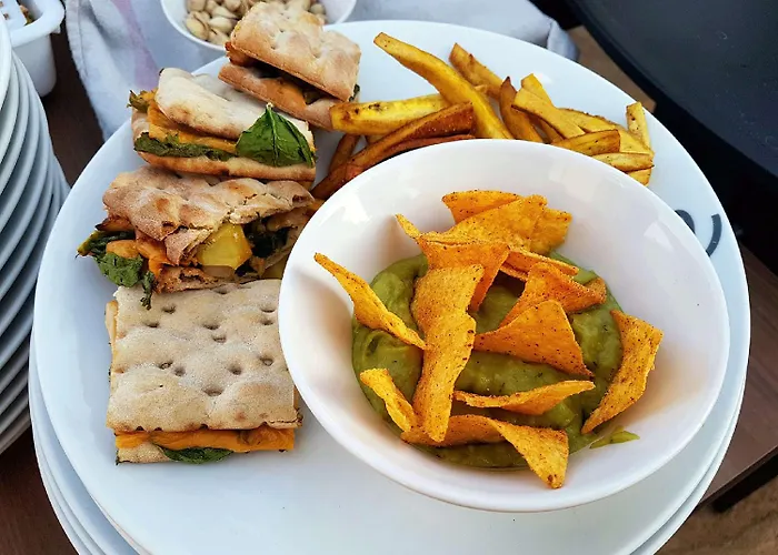 Campanile Est - La Cite Hotel Carcassonne